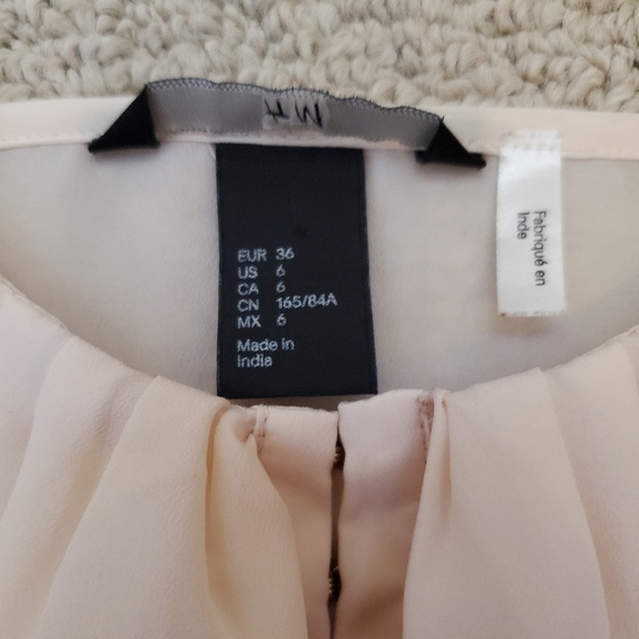 TWO H&M Beautiful Coral and Cream Tanktop| Size 4 and 6 - Picture 5 of 6